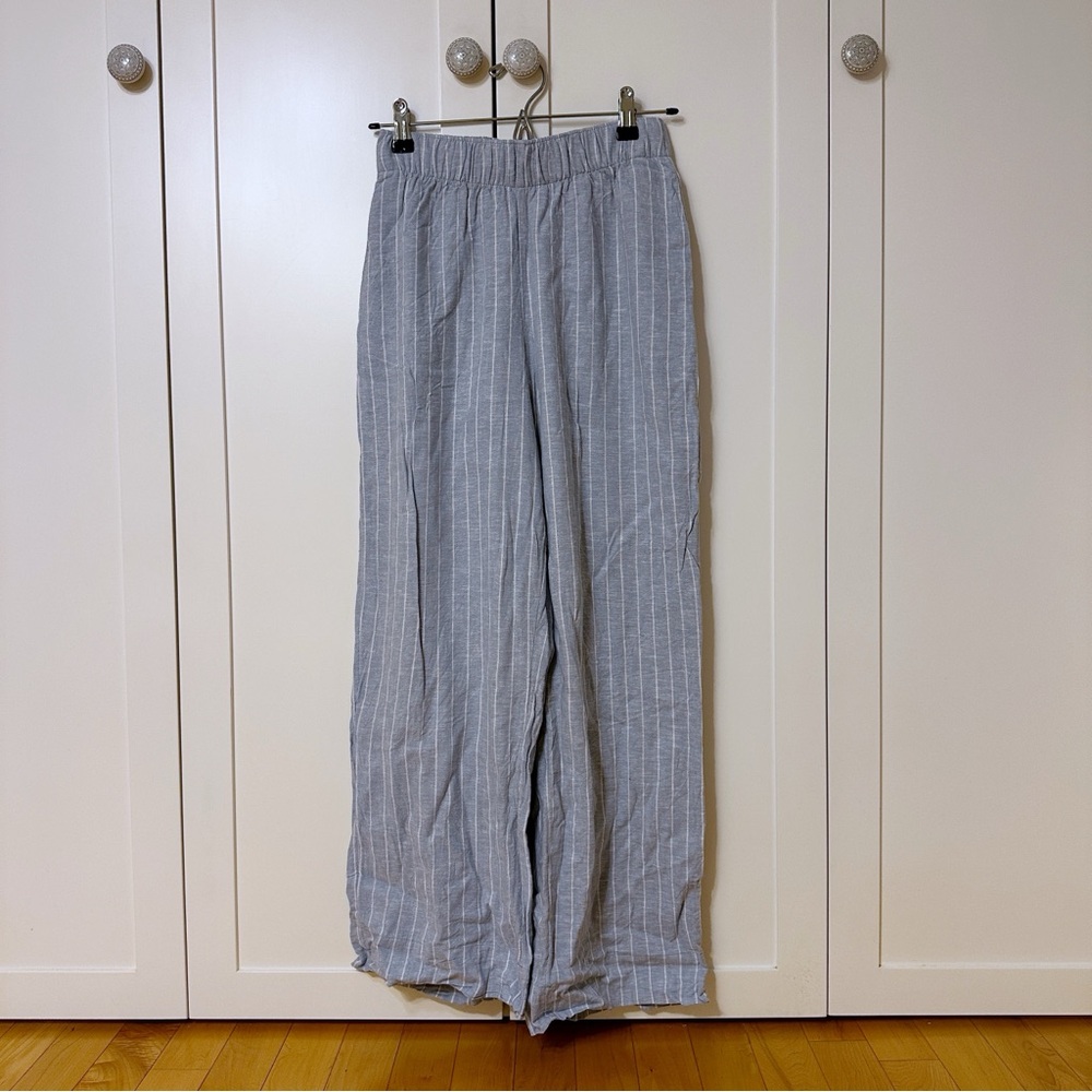 LIKE NEW Abercrombie Pull-On Linen Blend Pants - Size XS - Light Blue Stripe